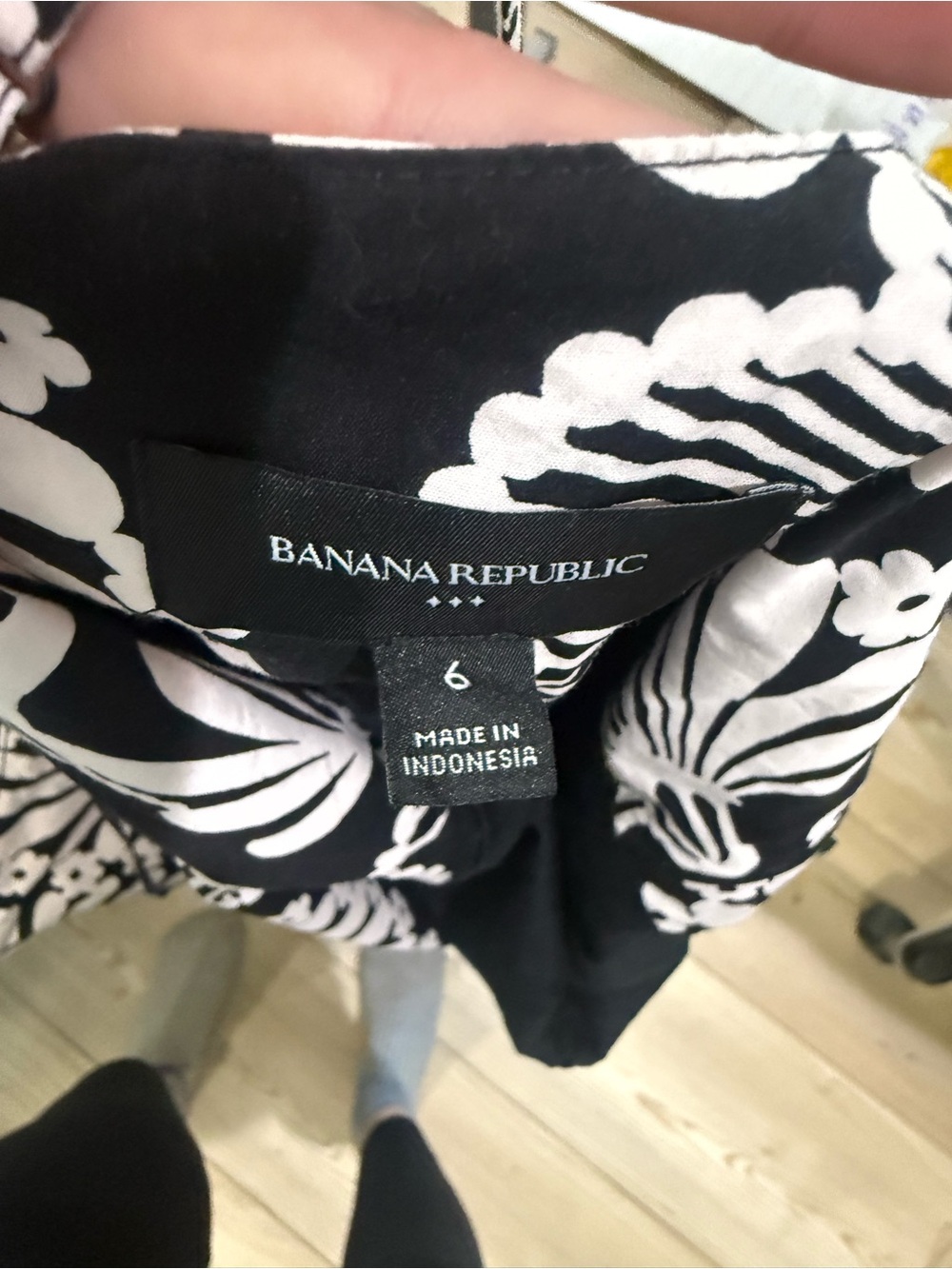 Banana Republic Black & Cream Floral-Pattern Maxi Dress - Picture 2 of 5